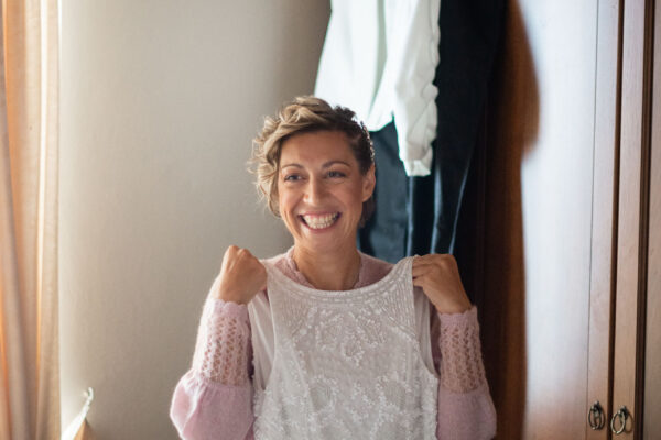 La sposa con il suo abito
