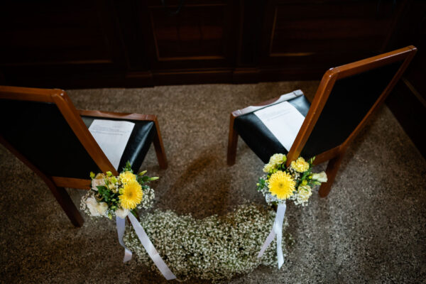 Allestimento floreale della sala consiliare