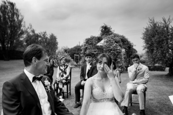 Un momento d'emozione per la sposa all'agriturismo Macesina Country House