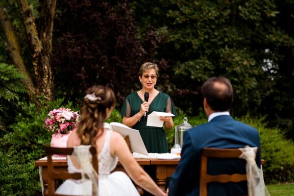 Un momento della cerimonia matrimoniale al Macesina Country House