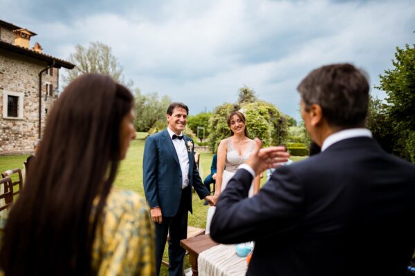 Un momento della cerimonia al Macesina Country House, durante il matrimonio di Chiara e Mauro